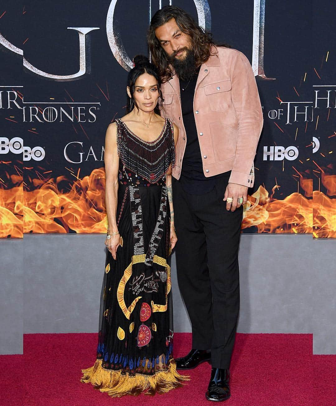 Just Jaredさんのインスタグラム写真 - (Just JaredInstagram)「@prideofgypsies and wife Lisa Bonet couple up for the season 8 premiere of his series @gameofthrones! #JasonMomoa #LisaBonet #GameOfThrones Photos: Getty」4月4日 10時30分 - justjared