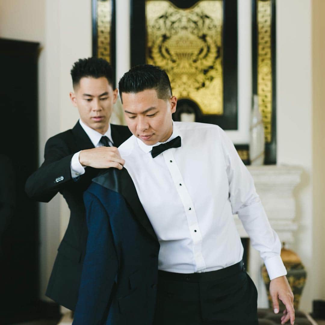 ハワード・シューのインスタグラム：「Some things never change. Happy 30th to big bro, the one person I can always count on to keep it 💯 with me!」