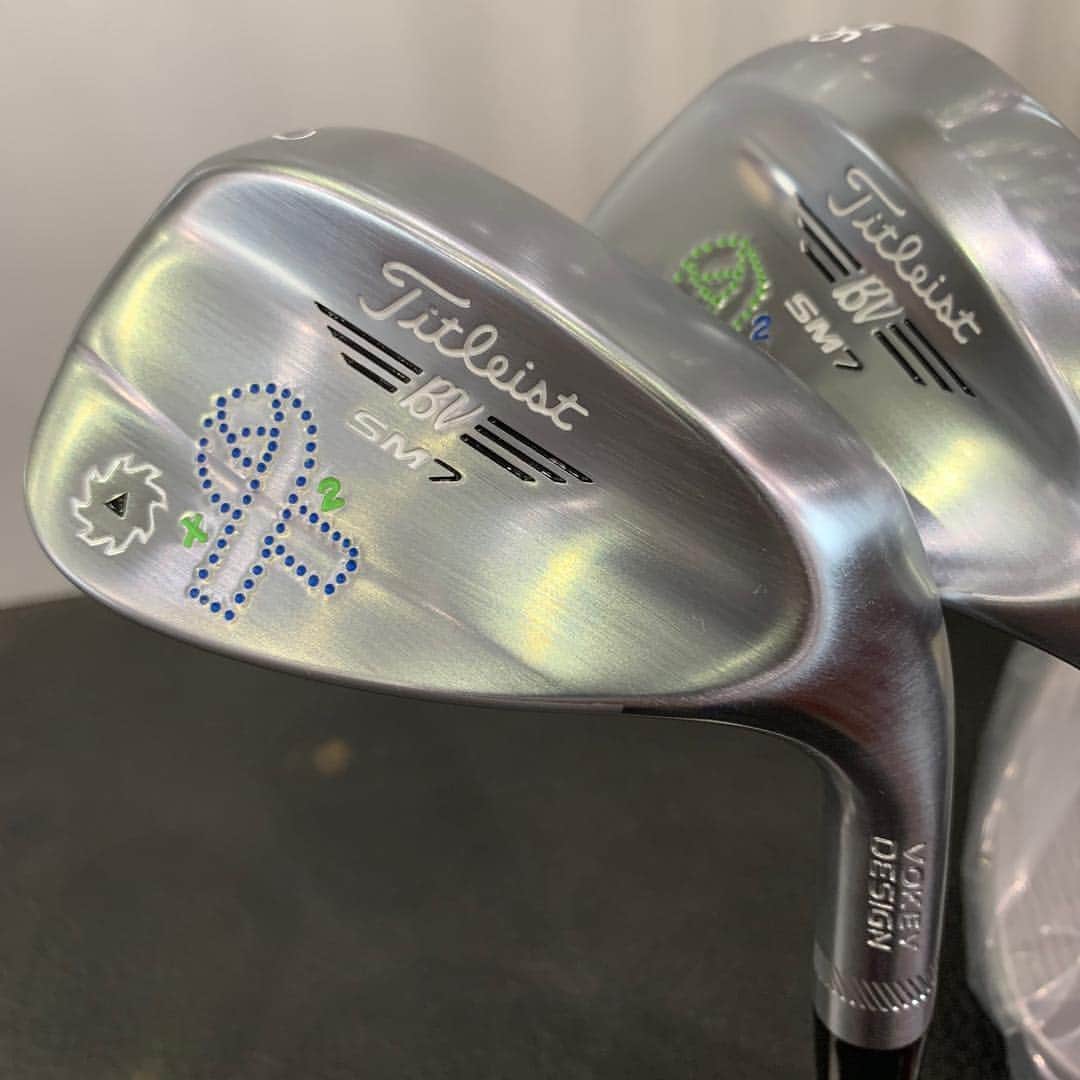 Jordan Spiethのインスタグラム：「Finished @Titleist stamped wedges for my new friend Alex… awareness ribbon x 2 because he is going to beat cancer twice. Had a really awesome day with you, AT.」