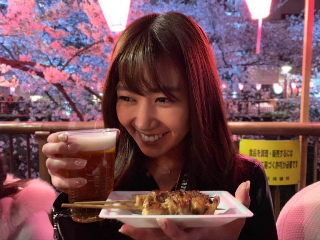 篠原栞那さんのインスタグラム写真 - (篠原栞那Instagram)「♥ #お花見 は #やきとり と #ビール 🍺笑」4月4日 11時37分 - shinohara_kanna