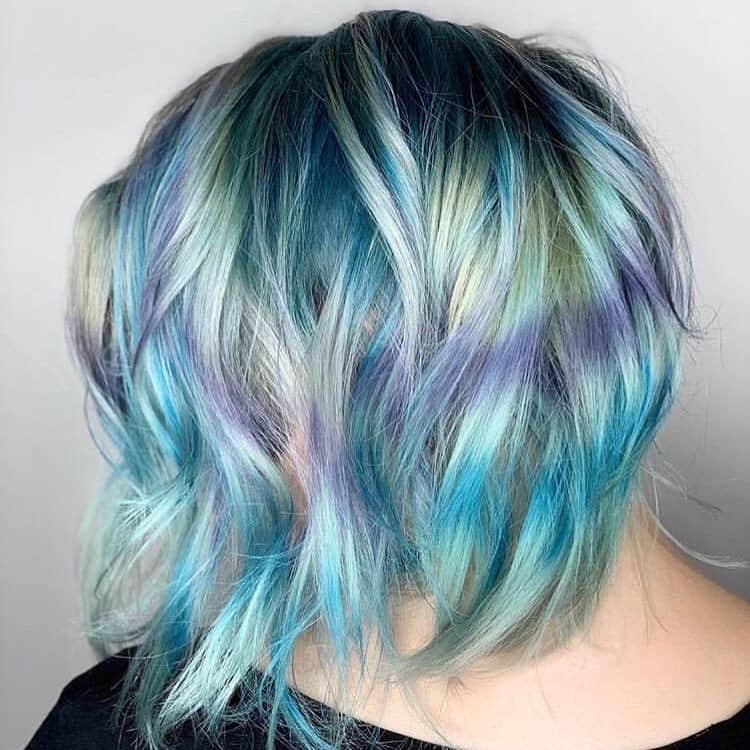 CosmoProf Beautyさんのインスタグラム写真 - (CosmoProf BeautyInstagram)「Our Iridescent #hairoftheday goes to @hairrisonhair for this flowing color placement, styled with @kenraprofessional hair spray --- 👇 Rules Below!👇 1️⃣Tag your photo #IridescentHOTD #cosmoprofbeauty #licensedtocreate 2️⃣Post a photo of your hair color against an uncluttered background 3️⃣Mention any products used to color or style the hair --- #repost #hairrisonhair #iridescenthair #iridescenthaircolor」4月4日 11時53分 - cosmoprofbeauty
