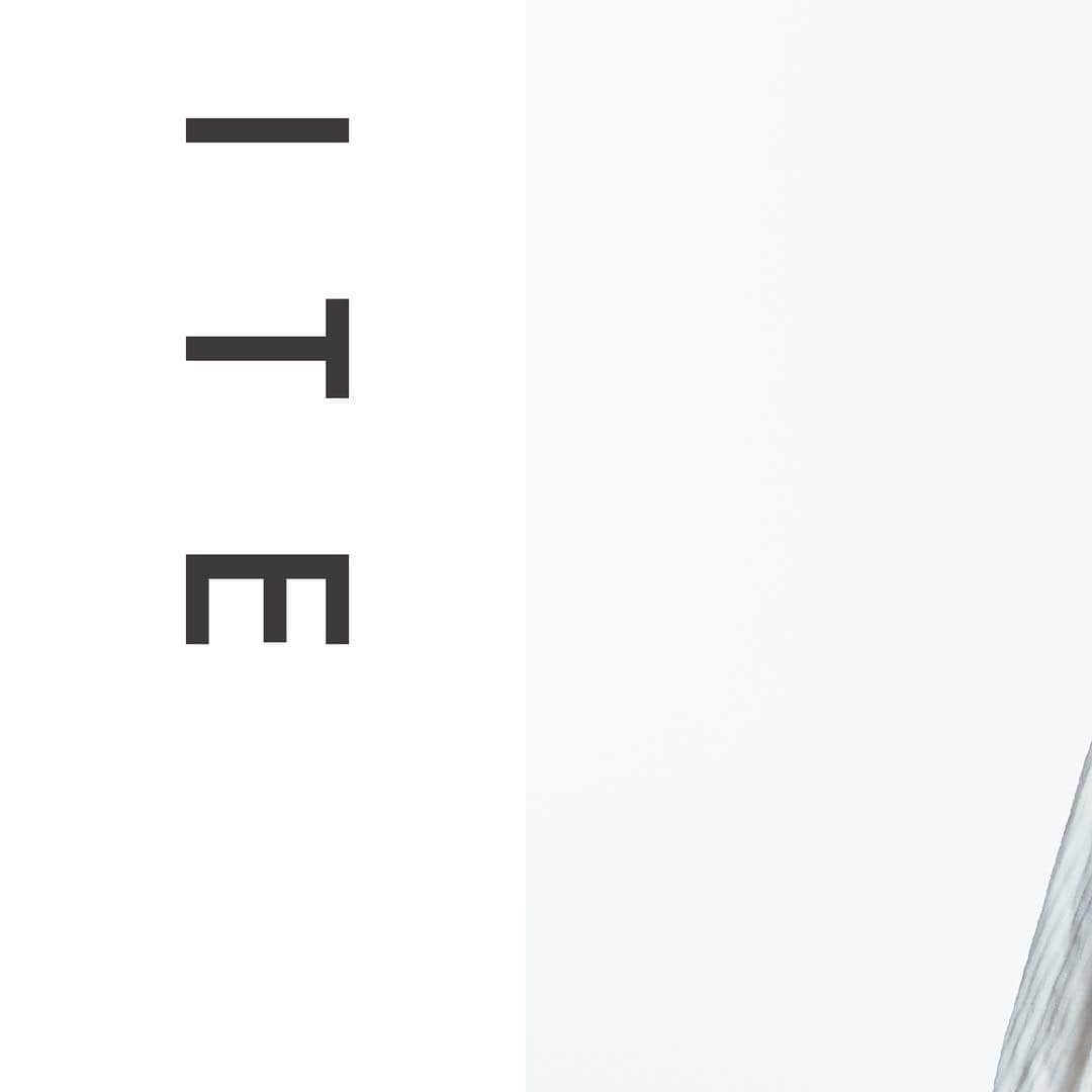LUMINOSO COMMECAさんのインスタグラム写真 - (LUMINOSO COMMECAInstagram)「. ルミノーゾ・コムサ独自の手法で作った、 特殊なプリーツの“スペシャル ティアードドレス” 軽やかに仕上げた、ビッグシルエットで アウター感覚の“デニムシャツ” . 白一色で創りました。 他には変えがたい美しさだからです。 . 4月の新作フェア 本日よりスタート！ . #ルミノーゾコムサ#ルミノーゾ#コムサ#luminosocommeca#luminoso#commeca#fashion#japanfashion#2019ss#トレンド#ファッション#春夏コーデ#春コーデ#着回し#着回しコーデ#キャリアウーマン#お仕事コーデ#オフィスコーデ#大人カジュアル#きれいめカジュアル#カプセルコレクション#ドレス#ティアードドレス#プリーツドレス#ビッグシャツ#シャツ#デニムシャツ#白シャツ」4月4日 12時03分 - luminosocommeca_official