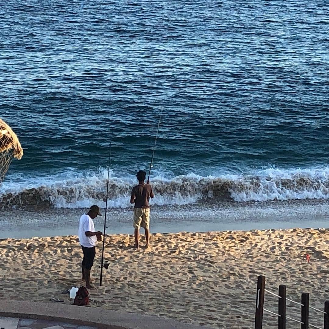 マーシャ・ゲイ・ハーデンさんのインスタグラム写真 - (マーシャ・ゲイ・ハーデンInstagram)「At the end of the day- we laugh. Every aspect of @resortatpedregal has been a treat. What i will remember the most, are the amazing people. Miguel, omar, sebastian at the pool. Oscar and all of our breakfast waiters, Eloy at dinner, stunning #elfarallon, and the patience as we tried to speak Spanish!! Fernando Florez, you have assembled a wonderful family -  making Pedregal a destination not to b missed! Today we ventured to the arch- on a little glass bottom boat, and snorkled. Again i met great people- Waldo! I am so enamored with the colors and sounds and food and culture of #mexico, our wonderful  neighbor. Thank you @forbestravelguide for being in the know and for your graciousness. @gregcalejo - u r a treasure. Missing u @yoolayla- plz join the next trip!! #tattinger @taittingerusa last nite (missing @bridginoodle toooo)」4月4日 12時33分 - mgh_8