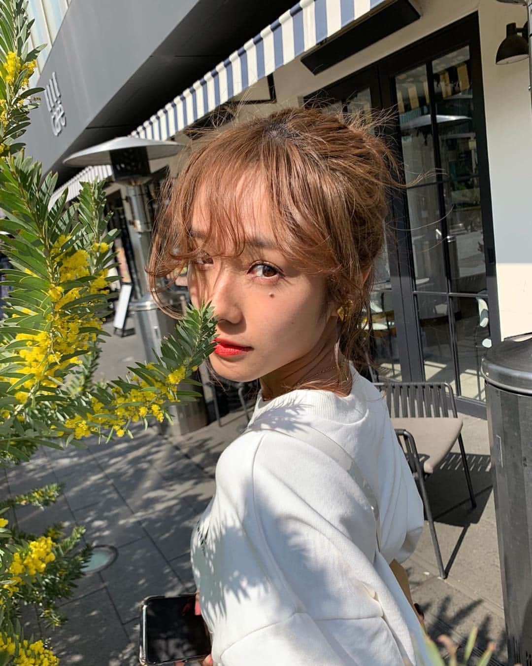 前田希美（まえのん）さんのインスタグラム写真 - (前田希美（まえのん）Instagram)「4月に入ったということで。 新生活がスタートしてる方もいるのでは... 新しい環境に慣れないことも たくさんあると思います。  でも1人じゃないです☺︎ 見てくれている人は必ずいます。  毎日頑張るあなたを  のんは応援してます。  お仕事や学校、恋愛... 一緒に頑張っていきましょうね☺︎ 今日は、日頃の感謝の気持ちを込めて コメント返しさせていただきます。 たくさんお話しましょう♥  そして、 最近の #のんの私服 を まとめてみました。  みんなはどのコーデが好きかな？  N WITH.のアイテムなので 是非サイトにも遊びに来てくださいね。  @N_WITH_official  #NWITH #エヌウィズ #のんてぃーず #nonteas #コメント返し #4月 #私服まとめ」4月4日 12時44分 - maeda_nozomi