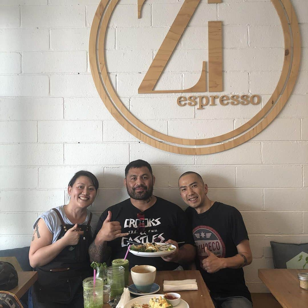 マーク・ハントさんのインスタグラム写真 - (マーク・ハントInstagram)「@zi.espresso Southport mmmmm macadamia eggs 🍳 on point 👌👌👌👌」4月4日 13時00分 - markhuntfighter