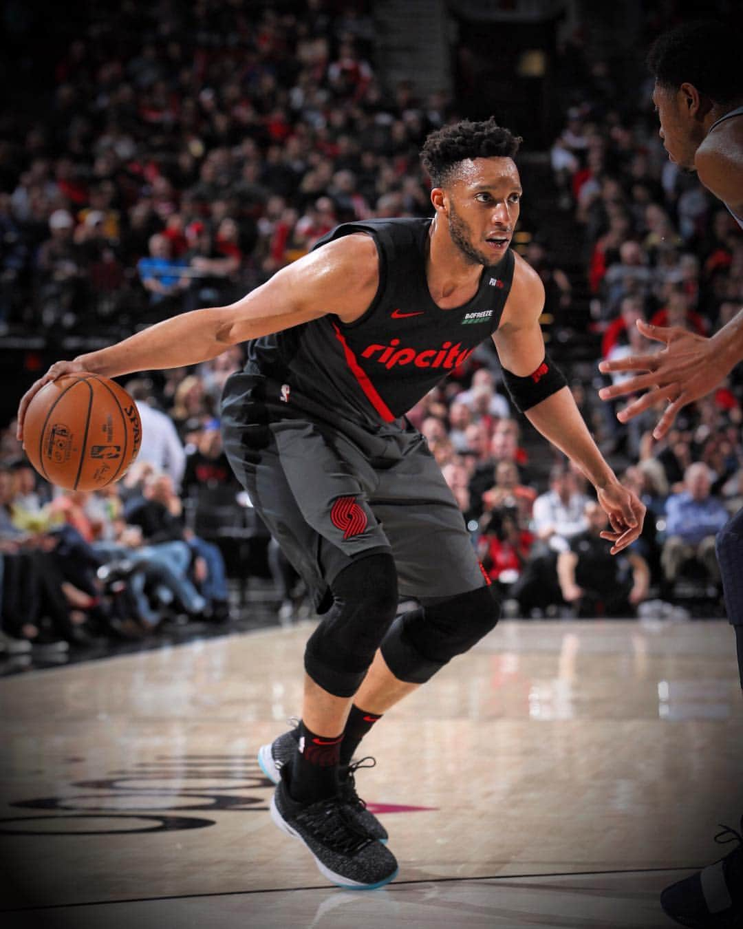 NBAさんのインスタグラム写真 - (NBAInstagram)「@evanturner notches his second consecutive triple-double off the @trailblazers bench with 13p/12r/11a! #TripleDoubleAlert」4月4日 13時14分 - nba