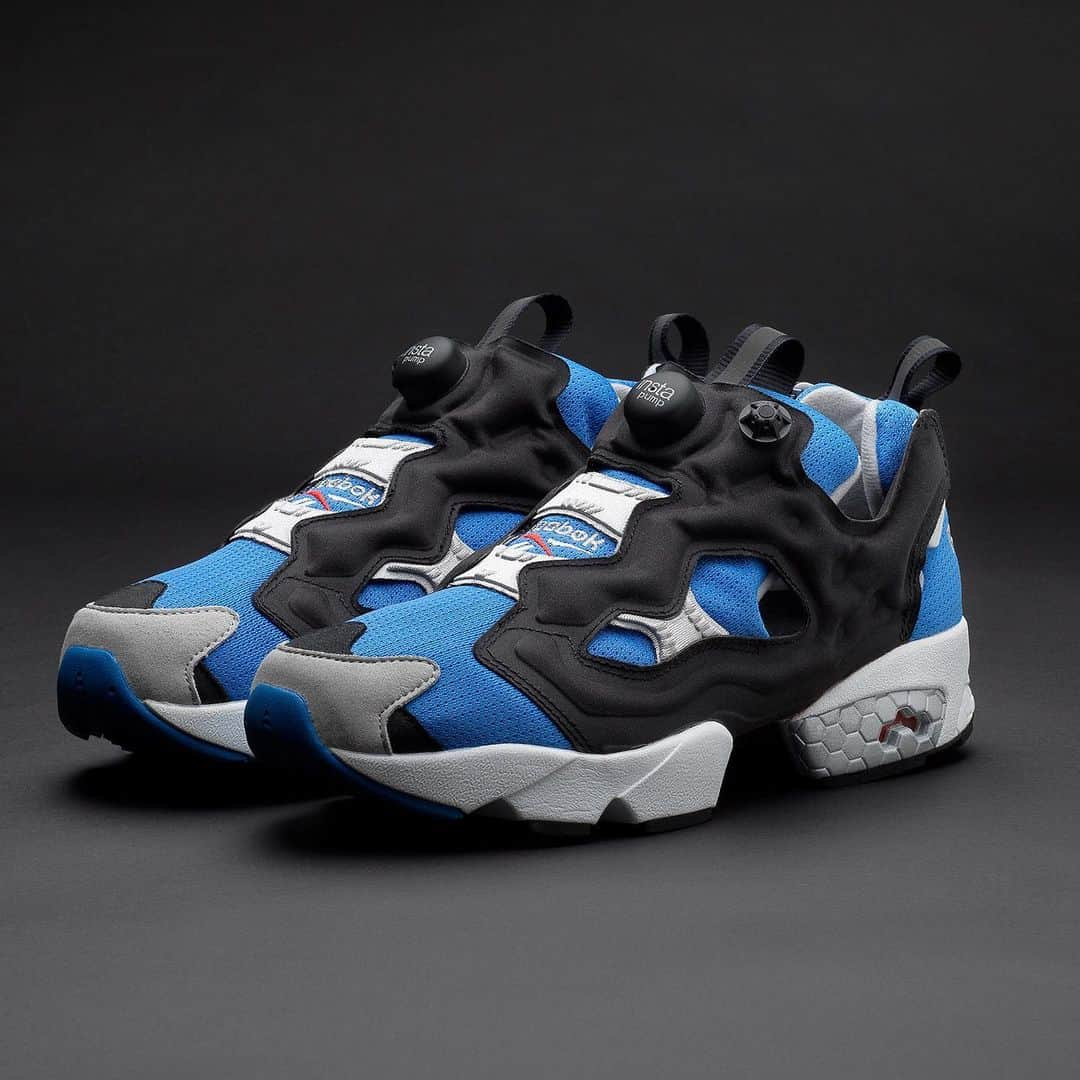 Reebok classic JPさんのインスタグラム写真 - (Reebok classic JPInstagram)「リーボックの代表モデル「INSTAPUMP FURY」が誕生から25周年！ 1994年発売当時のオリジナルカラー「INSTAPUMP FURY OG」よりシトロンとサックスが　4月5日（金）10:00より発売開始。 #リーボッククラシック #InstapumpFury25 #90sReebok #インスタポンプフューリー  #90sreebokHouse リーボックの過去のアーカイブを展示するミュージアム「Reebok 90s House」が期間限定で原宿にオープン！ ＊ 開催期間：2019年4月5日（金）〜 4月14日（日） 会場：B-SIDE（東京都渋谷区神宮前5-11-2） ＊ ㅤㅤㅤㅤㅤㅤㅤㅤㅤㅤㅤㅤㅤ #ReebokCLASSIC #reebok #90s#90sfashion#90sstyle #sneakers#shoes#Kicks#kotd#ootd#fashion#style#Coordinate#Kickstagram#todayskicks#kicksonfire#sneakerhead#instakicks#sandal #リーボック #スニーカー#シューズ #👟」4月4日 13時22分 - reebokclassicjp