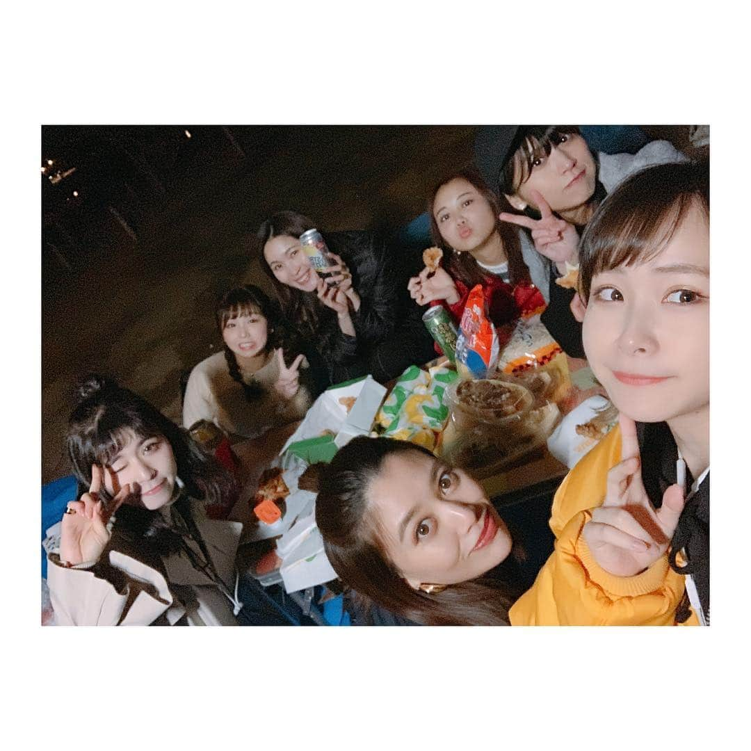 増井みおさんのインスタグラム写真 - (増井みおInstagram)「昨日はpasspo☆とデビュー当時から仲良いスタッフさんたちと夜桜見物🌸🌕しました！凍えそうに寒かったけど死ぬほど楽しかった。 ほんとにほんとに大好きな大好きなスタッフさんたち😭 たのしかったあー🥴🥴🥴」4月4日 13時31分 - mio006