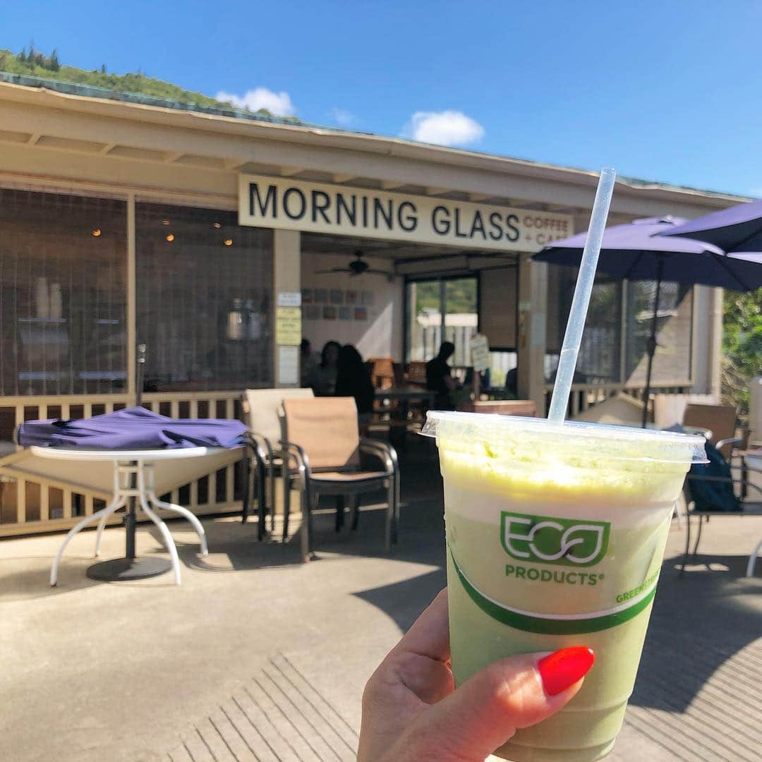 のインスタグラム：「次の撮影場所に移動！ その前に”Morning Glass”で一息！ 次のカットも頑張りまぁす！💪🏼 #ハワイのおすそ分け🤙🏼 #ハワイの美味しいお店のおすそ分け🤙🏼」