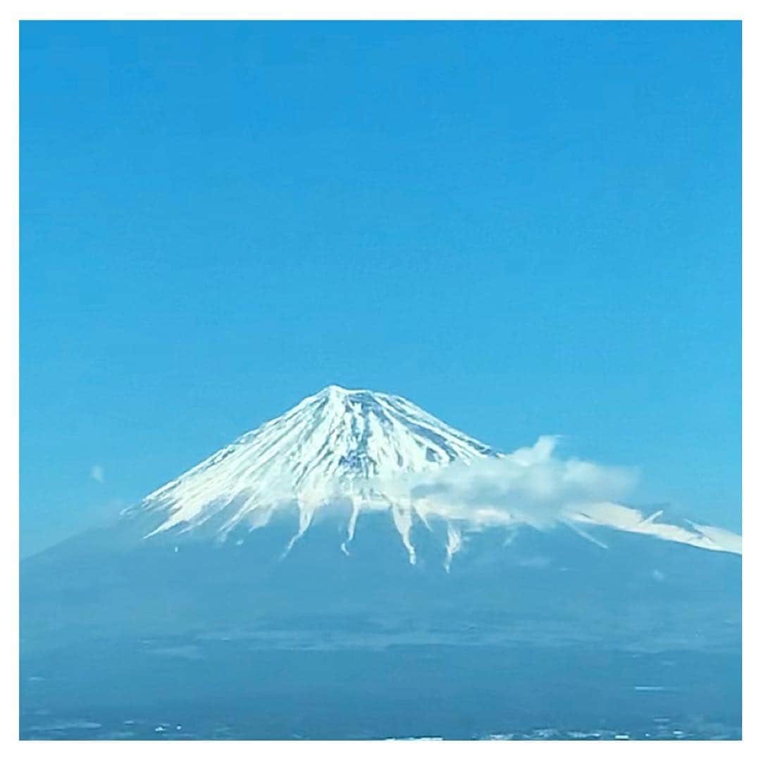 さだまさしさんのインスタグラム写真 - (さだまさしInstagram)「今日の富士山🗻 . #富士山  #さだまさし  #sadamasashi」4月4日 13時59分 - sada_masashi