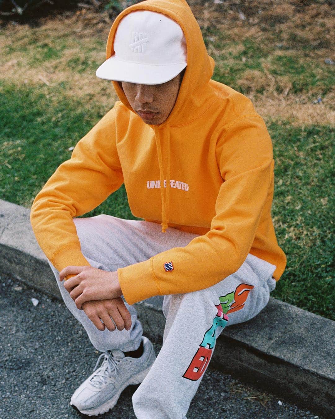 UNDFTDさんのインスタグラム写真 - (UNDFTDInstagram)「UNDEFEATED Stacked Sweat Pant and Icon Snapback // Spring ‘19 Drop 3 available Friday 4/5 at All Undefeated Chapter Stores and Undefeated.com」4月4日 14時37分 - undefeatedinc