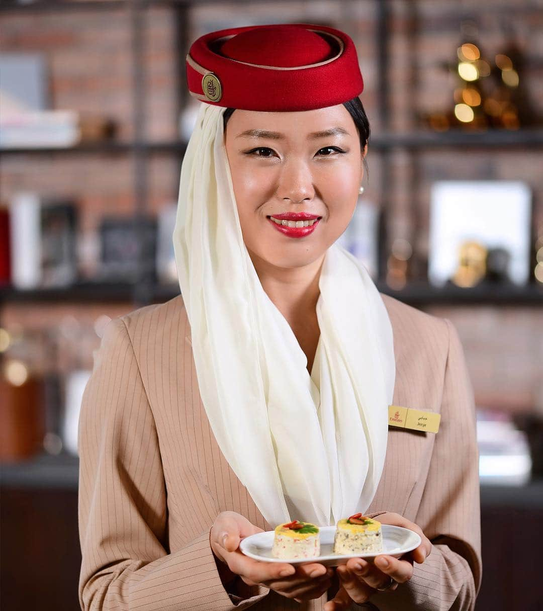 エミレーツ航空さんのインスタグラム写真 - (エミレーツ航空Instagram)「We recently held a competition for our employees to show off their culinary skills, with a grand prize of their dish being recreated for our onboard menu. Emirates cabin crew member Jeeye Kang’s signature dish Tofu Royale was the winning entry and will be featured in Emirates’ First Class menu throughout April 2019 on the Dubai-Seoul route.  #EmiratesAirline #FlyEmiratesFlyBetter」4月4日 15時04分 - emirates