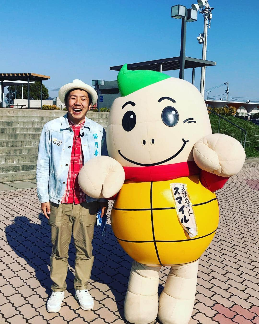 梶剛さんのインスタグラム写真 - (梶剛Instagram)「‪ボートレース丸亀でロケだぁ♪(´ε｀ )‬ #香川県 #丸亀市 #ボートレース丸亀 #setouchi」4月4日 15時50分 - kajitsuyoshi