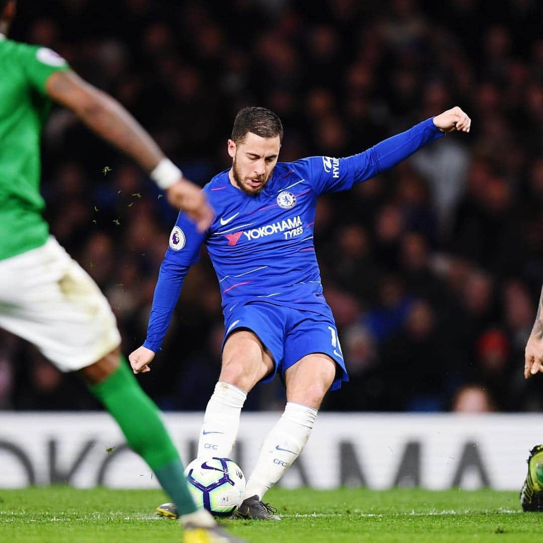 エデン・アザールさんのインスタグラム写真 - (エデン・アザールInstagram)「A good night my friends 😉⚽ #CFC  Une bonne soirée les amis 👌🏼 #chelseafc」4月4日 16時04分 - hazardeden_10