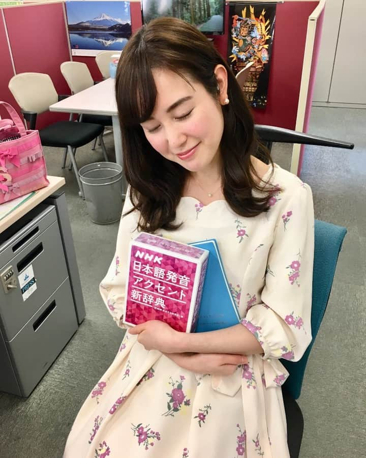 宮武紗里さんのインスタグラム写真 - (宮武紗里Instagram)「. スイッチ！リニューアルに伴い、火水木の生ナレーションを担当しています🐣  1週目をやっと終え、ほっ☺️ この仕事を6年間も続けた藤本アナはやっぱりすごいです...🙇‍♂️ . #スイッチ！ #東海テレビ #アナウンサー #宮武紗里」4月4日 16時10分 - sari_miyatake