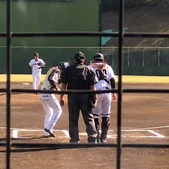 西岡剛のインスタグラム：「昨日、プレイボールパーティーが栃木で開催されました！ ロッテ、阪神のときから応援して頂いてるファンの方達が栃木ゴールデンブレーブスのファンクラブに入りパーティーに出席した！ と聞いてめちゃくちゃ嬉しかったです  その方達が今日の試合も見に来てくれました！ 僕は、その方達の為に活躍したいと想いプレーしてたら結果に繋がりました！ 改めてファンの力を教えて頂く日になりました！ 感謝です。  #栃木ゴールデンブレーブス  #西岡剛」