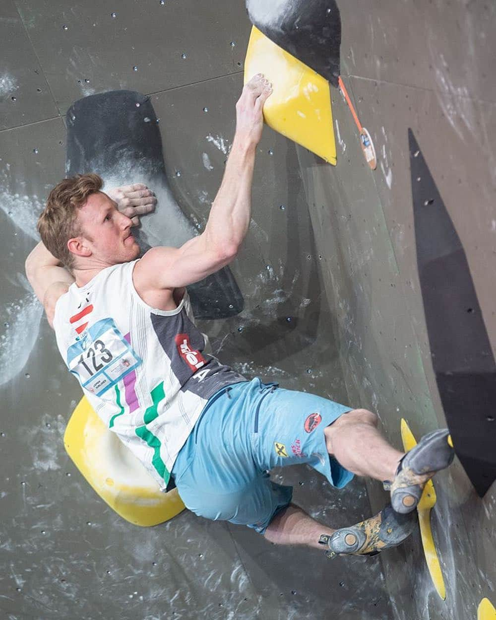 ヤコブ・シューベルトさんのインスタグラム写真 - (ヤコブ・シューベルトInstagram)「First Worldcup of the season starts tomorrow! 🔥 Bouldering Qualification is always tough but I can‘t wait to compete together with 120 other athletes for semifinals tomorrow. Let‘s try hard! • 📸 by @wilhelmheiko • #bouldering #ifscwc #climbing #climbingcompetition @mammut_swiss1862 @raiffeisen @lasportivagram @innsbrucktourism @gloryfy @heeressportzentrum @thecrag_worldwide」4月5日 3時20分 - jakob.schubert