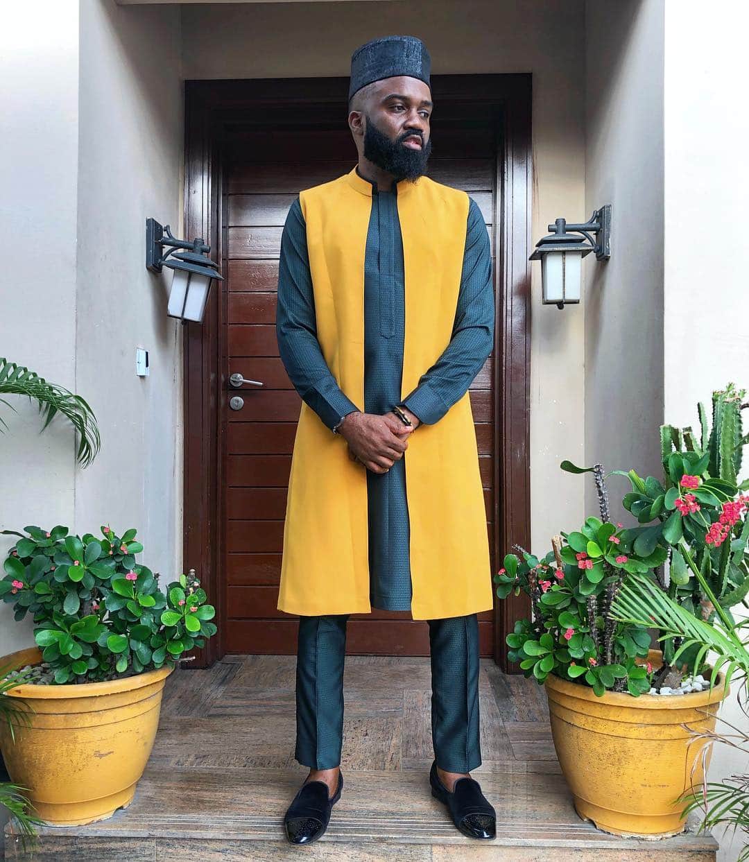 ノーブル・イグウェさんのインスタグラム写真 - (ノーブル・イグウェInstagram)「COLOUR ME BAD  Outfit: @tribesbynobs  1 of 8 of this Design,Call me on 0909 999 6352 #stylevitae #lifestyle #mensfashion #mensstyle #kaftan #africa」4月5日 1時46分 - noble_igwe