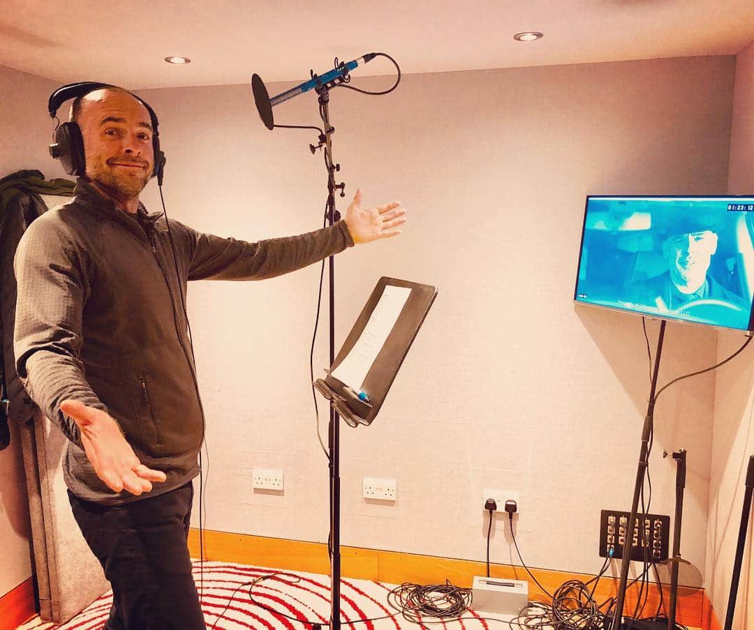 ポール・ブラックソーンさんのインスタグラム写真 - (ポール・ブラックソーンInstagram)「ShowBiz Glam. Mic’s & TV in a sound booth box. ADR for #TheInBetween.  The show is coming together nicely - ready for viewing May 29th on @nbc ....」4月5日 1時47分 - paulblackthorne