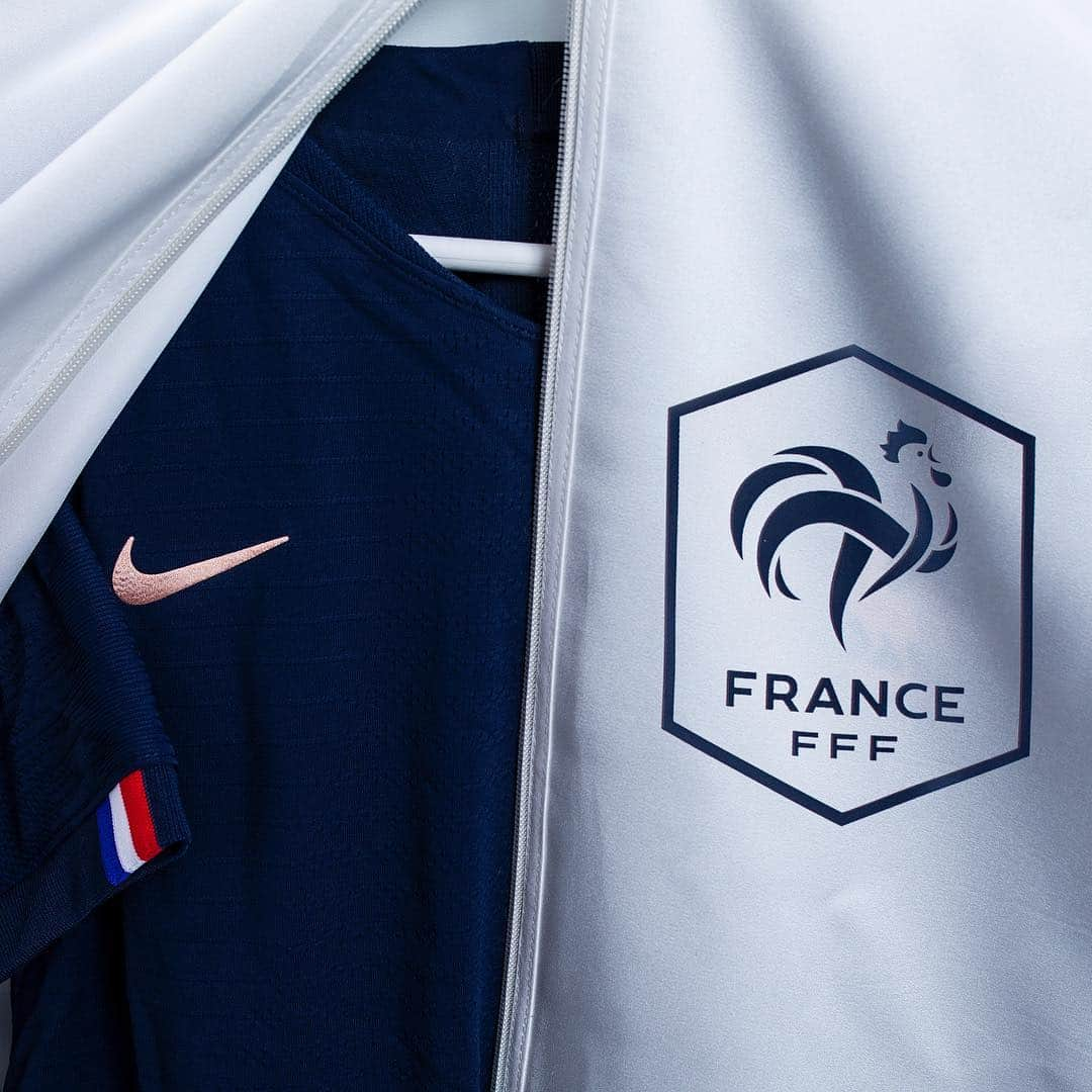 サッカー フランス代表チームさんのインスタグラム写真 - (サッカー フランス代表チームInstagram)「Un maillot. Une équipe. Un rêve. @nikefootball @nikewomen #FiersdetreBleues」4月5日 2時03分 - equipedefrance