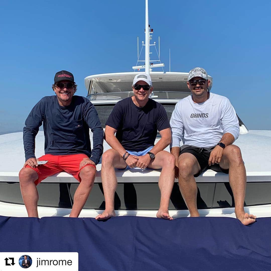 エイドリアン・ゴンザレスさんのインスタグラム写真 - (エイドリアン・ゴンザレスInstagram)「Had a great time hanging with @jimrome and Mauricio. What a day. Always fun being in Mexico with great people. 🇲🇽🛥」4月5日 2時26分 - adrian_eltitan