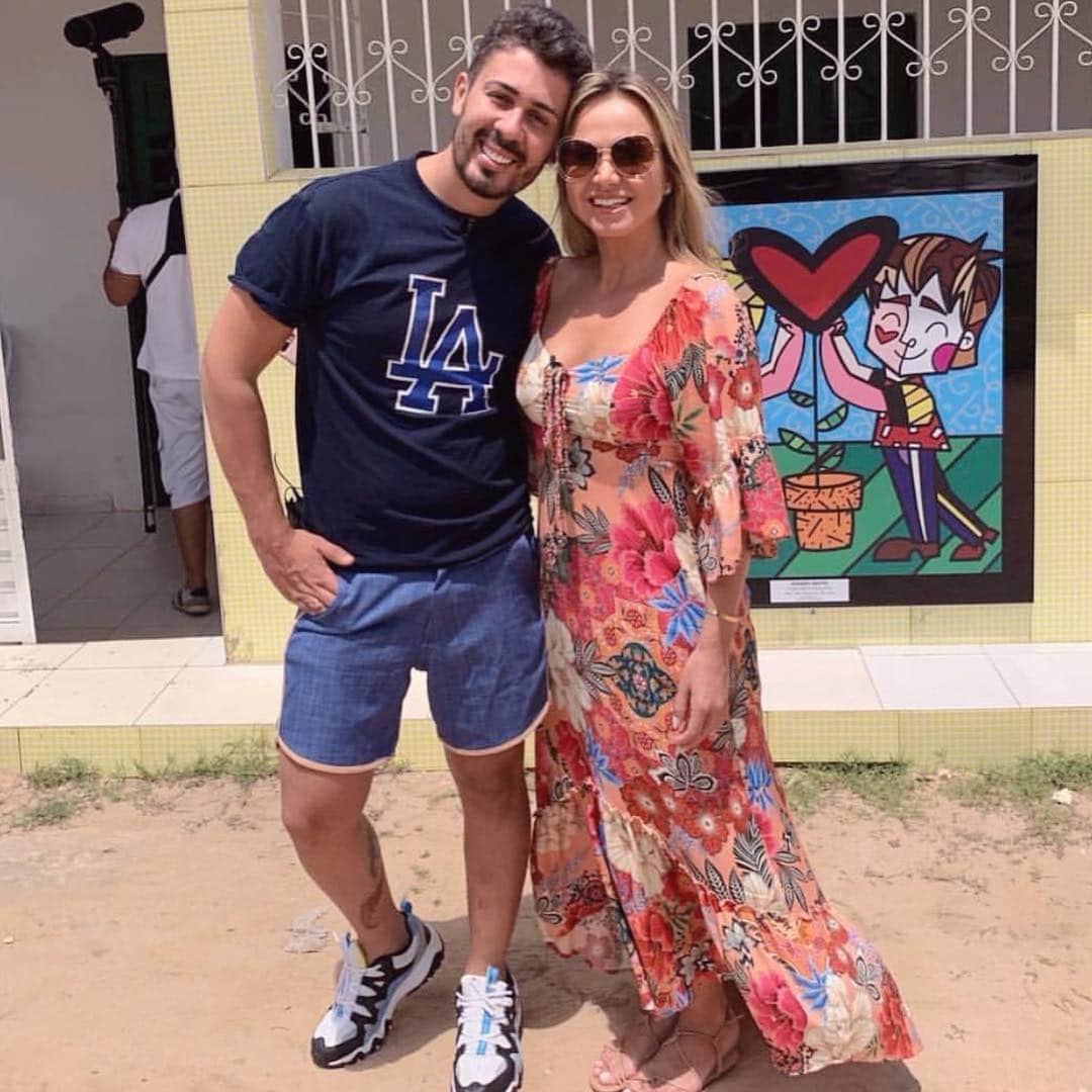 Eliana Michaelichin Bezerraのインスタグラム：「Na Vila Primavera em Penedo-Alagoas,  com o Rei do Instagram e querido demais @carlinhosmaiaof 💕」
