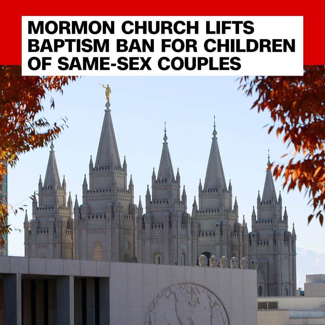 CNNさんのインスタグラム写真 - (CNNInstagram)「The Church of Jesus Christ of Latter-day Saints on Thursday repealed a policy that banned baptisms for children of same-sex couples. The ban, announced in 2015, had angered liberal and LGBT Mormons, and some 1,500 left the church in protest, according to one activist. Now, the church says it wants “to reduce the hate and contention so common today.” (📸: George Frey/Getty Images)」4月5日 2時36分 - cnn