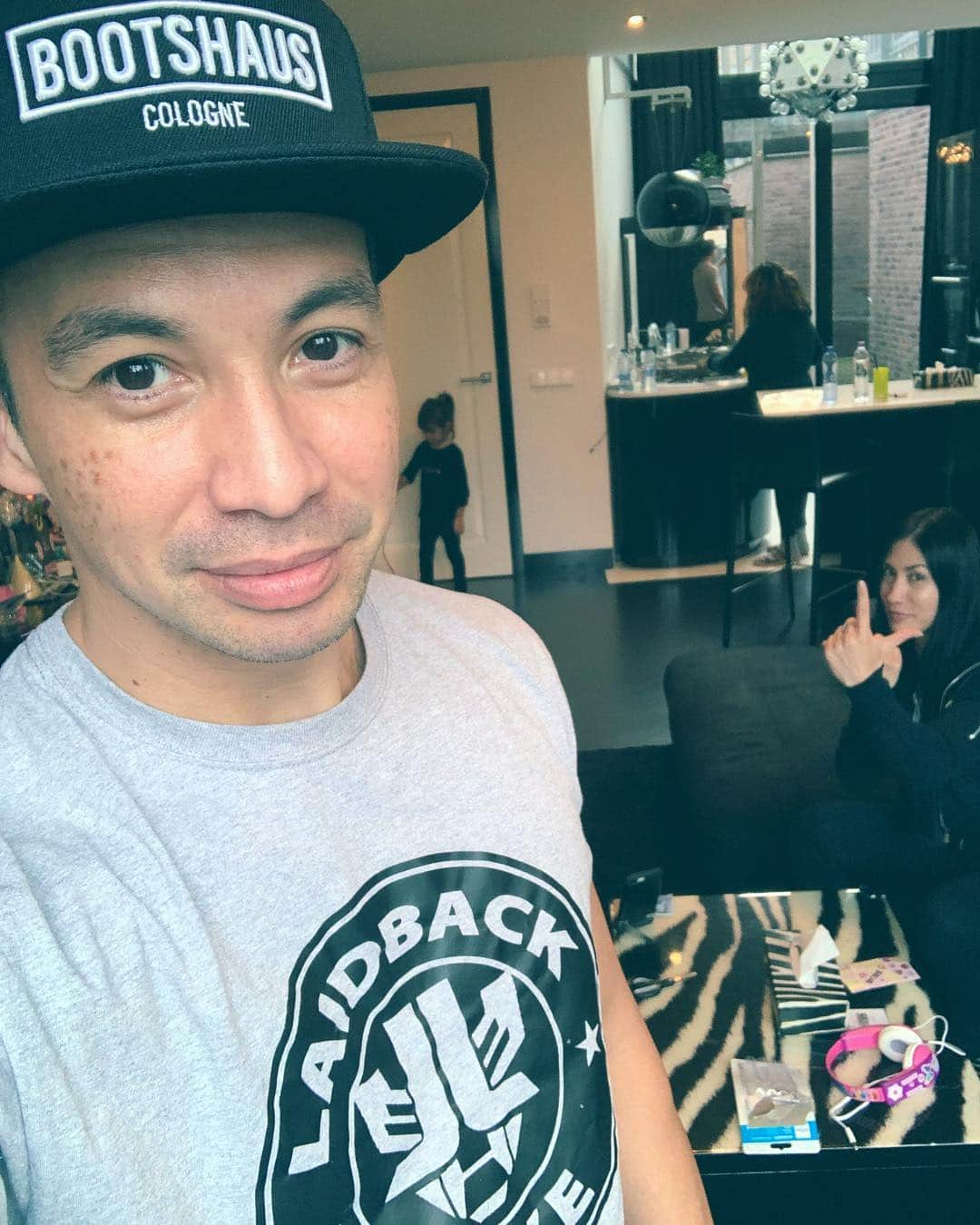 レイドバック・ルークさんのインスタグラム写真 - (レイドバック・ルークInstagram)「Daddy Days round up here getting ready for @bootshaus Saturday and @electricmountainfestival this Friday! . Photobomb by @ashleynoel_xo 😅」4月5日 2時44分 - laidbackluke