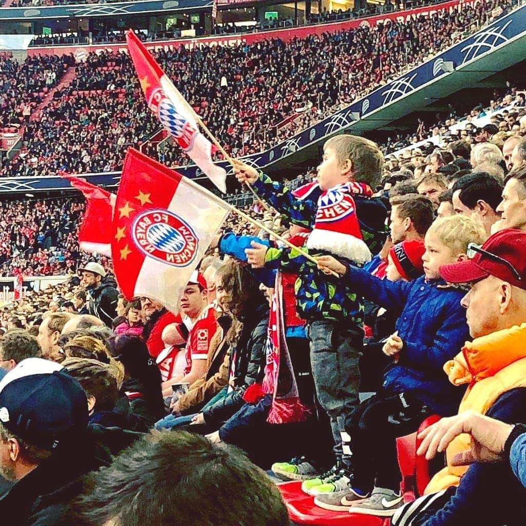 バイエルン・ミュンヘンさんのインスタグラム写真 - (バイエルン・ミュンヘンInstagram)「What an absolutely unbelievable 90 minutes of football! 😱 As always: Thanks for your support! #MiaSanMia ❤ . #FCBayern #FCBFCH #DFBPokal #Football #Fussball #Futbol #Soccer 📷 @annabell2807 @realslimschady」4月4日 18時13分 - fcbayern