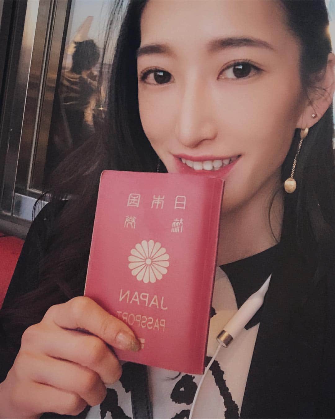 ELISAさんのインスタグラム写真 - (ELISAInstagram)「これから行ってきまーす！ ハワイのみんな待っててね！！ #ELISA #kawaiikon」4月4日 18時15分 - elisa_0414