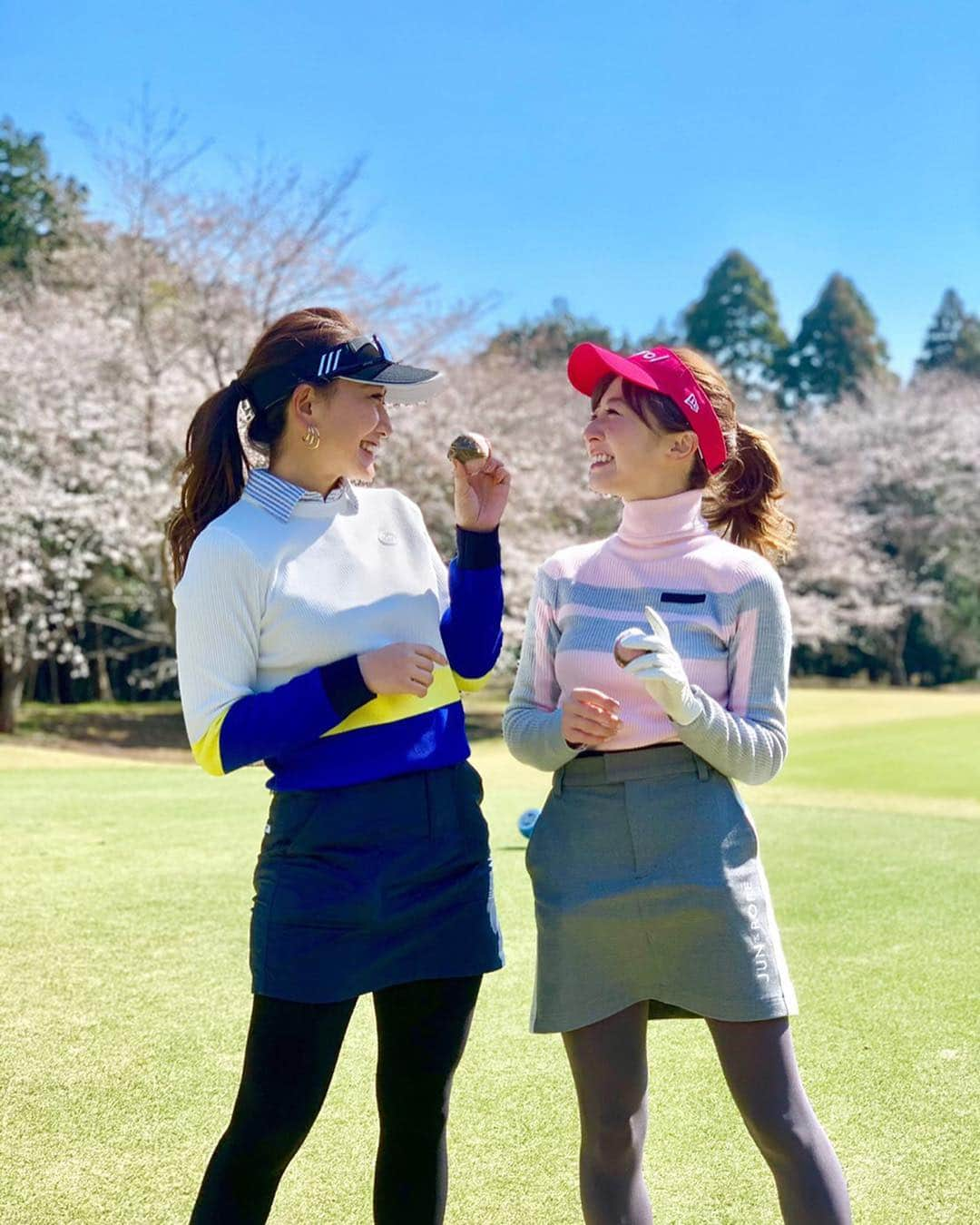 水野佐彩さんのインスタグラム写真 - (水野佐彩Instagram)「・ またまたさくら餅ゴルフ🏌🏽‍♀️🌸 今出ているandGIRL📚のゴルフページでも着ている お気に入りゴルフコーデです⛳️💕 桜咲いてるかなって思って ピンク着たかったの〜☺️🌸🌸🌸 肌寒かったけど 太陽も出ていて とってもゴルフ日和でした⛳️ スコアは99🔴 ギリギリすぎだけど、まあ良かろう！← 上手くなりたいな〜🐷🐷🐷 #ゴルフコーデ tops,skirt#junandrope @junandrope  sun visor#eyevol @eyevol_official  #sサイズコーデ #153cmコーデ #おちびコーデ #桜ゴルフ #春爛漫 #太陽最高 #ゴルフ #ゴルフ女子 #ゴルフ男子 #ゴルフ好き #ゴルフ大好き #ゴルフ初心者 #ゴルフ好きな人と繋がりたい #golf #golfwang #golfswing #golfing #golfsaaya2018」4月4日 18時27分 - saaya_mizuno