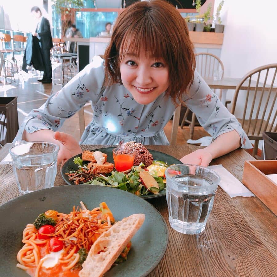 久野静香さんのインスタグラム写真 - (久野静香Instagram)「ランチ〜！！﻿﻿ ﻿﻿ #これはインスタ映え？！できてますか？﻿ ﻿ #目指せオシャレインスタ！！﻿ ﻿ #滝菜月 アナ」4月4日 18時29分 - shizuka_kuno