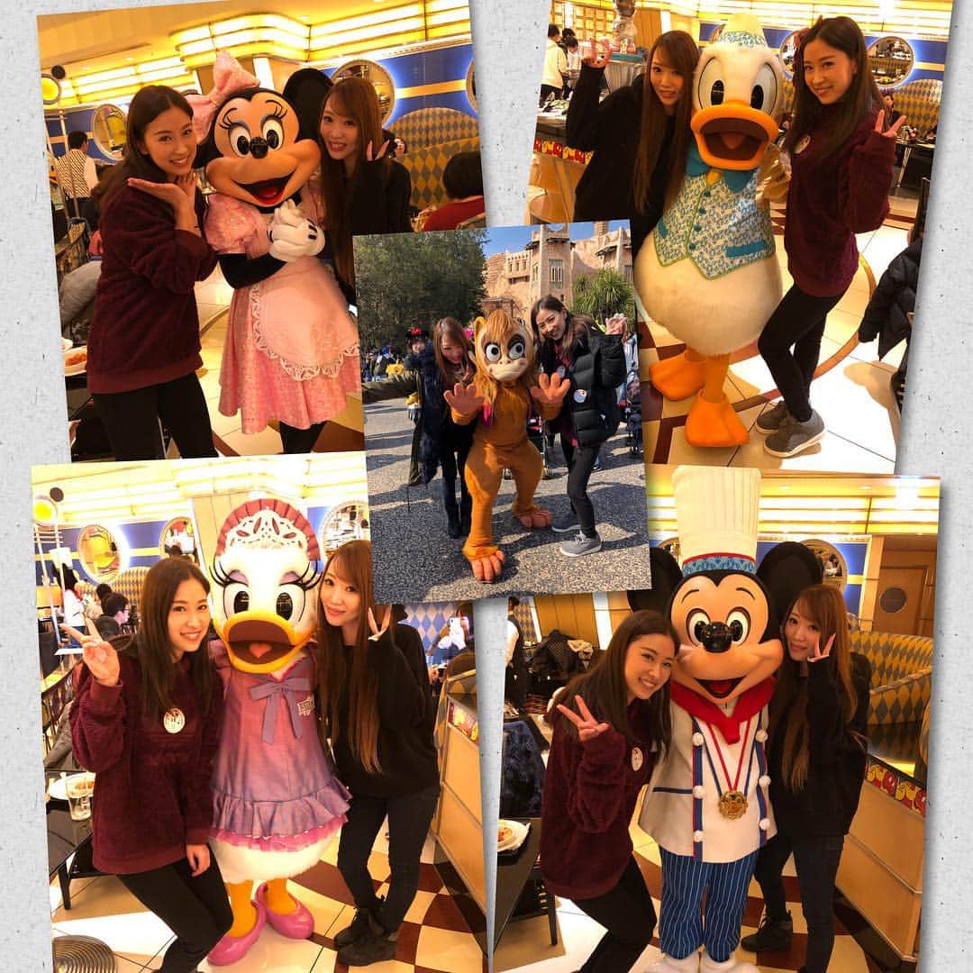 のインスタグラム：「恒例の遅れて投稿💁‍♀️ 3/17.18  DisneySea🐭2days♡ 色々サプライズがありまして。 まずシェフミッキー‼️ キャラクターリーディング行きたいけどいつも予約いっぱいだからとれなくて今回も無理だと思ってたら まさかのシェフミッキー❤️ 幸せすぎた💗 あたしの手や脚の昭和感がすごいけど、それも面白くて大爆笑。 ドナルドには挑発されちゃうが、それも笑顔← 最高な時間だった💗 そして、タワテラ強化期間だったからタワテラに乗りまくろう計画だったのだが、あまりにも人が多すぎて待ち時間がえげつなかった🙄 と思って休憩しながらと思ったら ミラコスタ😂❤️ ミラコスタ初😂❤️ 相棒さすがだぜ❤️❤️ こんなにずっとテンションがあがってるDisneyなかなかない😂❤️ 幸せな時間すぎました😢❤️ 相棒本当にありがとう😢❤️ . . #時間差 #更新 #Disney #ディズニーシー #Mickey #ミニー #ドナルド #デイジー #キャラクター #可愛い #サプライズ #ミラコスタ #最高かよ #幸せ #birthday」