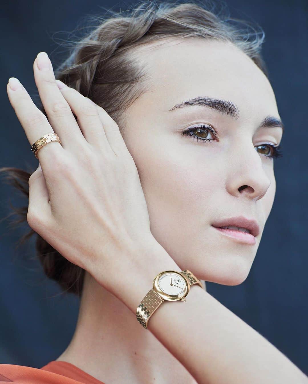 Chaumetさんのインスタグラム写真 - (ChaumetInstagram)「Boléro, the Maison's brand new watch with an assertive design that appeals to remarkable women. With gold echoing sensuality and the art of the line, prima ballerina @leka.spb.ballet radiates elegance in this ode to the dance of its namesake. #Chaumet #GraceandCharacter #ChaumetBolero #ChaumetWatches」4月4日 18時38分 - chaumetofficial