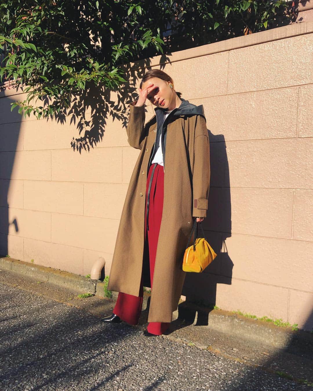野尻美穂のインスタグラム：「赤パン🍞 コートはEARIHだよ🧥 #mihonano」