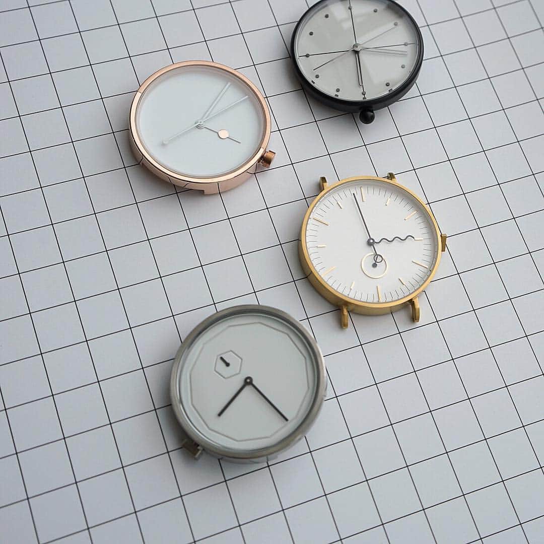 AÃRK Collectiveさんのインスタグラム写真 - (AÃRK CollectiveInstagram)「A few classics from our growing range of unisex timepieces inspired by simple shape, geometric form and graphic elements #AÃRK」4月4日 19時21分 - aark_collective