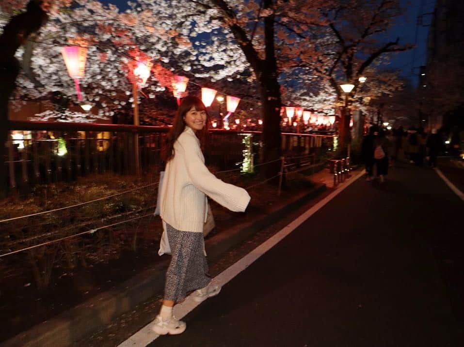 森高愛さんのインスタグラム写真 - (森高愛Instagram)「夜桜🌸 目黒川の桜も見てきたよ🌸 . #桜 #夜桜 #🌸」4月4日 19時17分 - ai_moritaka_official