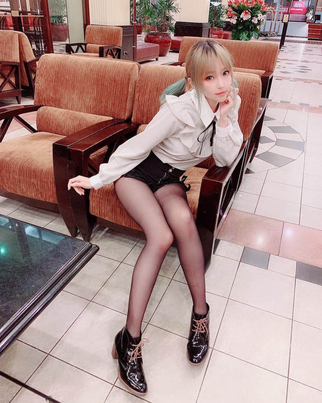 美女美容事情さんのインスタグラム写真 - (美女美容事情Instagram)「《ツインテールの日👧🍓》 * リポストを使って、素敵な写真📷✨を投稿されてる方を紹介させて頂く⠀⠀⠀ 【💄美女美容事情💅】のコーナーです✨ *⠀⠀⠀⠀⠀⠀ いいねやコメント、フォローして応援してね❤︎🥰🎶 *⠀⠀⠀⠀⠀⠀ 今回ご紹介させて頂きますのは❤︎ Elyさん<@eeelyeee >の素敵なお写真📸 * 小さなお顔に華奢で長い手足と羨ましい体型のElyさん😳❤️この日の気分はツインテール💄綺麗な髪色にも目が止まる一枚ですね💇‍♀️💋 *⠀ Elyさんのアカウントには他にも素晴らしい投稿が沢山ありますので是非覗いてみて💁‍♀️💙 *⠀ Elyさん<@eeelyeee > 素敵な投稿ありがとうございました☺️📸✨ △▼△▼△▼△▼△▼△▼△▼△▼△▼ ⠀⠀⠀⠀ ⠀⠀⠀⠀⠀⠀⠀⠀⠀⠀⠀⠀⠀⠀⠀⠀⠀⠀⠀⠀⠀⠀⠀⠀⠀⠀⠀⠀⠀⠀⠀ ❤🧡💛「美女美容事情」💚💙💜⠀⠀⠀⠀⠀⠀⠀⠀⠀⠀⠀⠀⠀⠀ 👇掲載ご希望の方は👇⠀⠀⠀⠀⠀⠀⠀⠀⠀⠀⠀⠀⠀⠀⠀ @b_b_j.jタグ付けと🖤 # ビジョビ⠀🖤⠀⠀⠀⠀⠀⠀⠀⠀⠀⠀⠀⠀⠀⠀ をタグ付けお願いします✨⠀⠀⠀⠀⠀⠀⠀⠀⠀⠀⠀⠀⠀⠀⠀ ――――――――――――――――⠀⠀⠀⠀⠀⠀⠀⠀⠀⠀⠀⠀⠀⠀⠀⠀⠀⠀⠀⠀⠀⠀ ～姉妹アカウントのご紹介～⠀⠀⠀⠀⠀⠀⠀⠀⠀⠀⠀⠀⠀⠀⠀⠀⠀⠀⠀⠀⠀⠀⠀⠀⠀⠀ ◇美容情報を紹介している«美女美容事情～Beauty～»⠀⠀⠀⠀⠀⠀⠀⠀⠀⠀⠀⠀⠀⠀⠀⠀⠀⠀⠀⠀⠀⠀⠀⠀⠀ ( @b_b_j.j_b )⠀⠀⠀⠀⠀⠀⠀⠀⠀⠀⠀⠀⠀⠀⠀⠀⠀⠀⠀⠀⠀⠀⠀⠀⠀⠀ ◇美しい旅スポット紹介をしている«美 spot»⠀⠀⠀⠀⠀⠀⠀⠀⠀⠀⠀⠀⠀⠀⠀⠀⠀⠀⠀⠀⠀⠀⠀⠀ ( @b__spo )⠀ ◇ビジョビがお届けするセレクトショップ«bi select» ( @bi_select ) ⠀⠀⠀⠀⠀⠀⠀⠀⠀⠀⠀⠀⠀⠀⠀⠀⠀⠀⠀⠀ よかったらこちらも覗いてみてね✨ ――――――――――――――――⠀⠀ @b_b_j.j⠀ #カジュアルコーデ #オシャレ #女子力 #beauty #カジュアルファッション #ヘアアレンジ #春コーデ #韓国ファッション  #美脚 #きれいめファッション  #ツインテール #トレンド ⁣⠀⠀⠀⠀ #スタイル抜群 #大人可愛い  #おしゃれ女子 #お洒落好き #ファッション部 #ファッションコーデ⠀ ⠀⠀⠀ #ファッション大好き #プチプラコーデ⠀⠀⠀ #大人カジュアル #きれいめカジュアル ⠀⠀ #きれいめコーデ #お洒落な人と繋がりたい #ヘアスタイル #美意識向上  #ヘアースタイル #美意識 #naturalbeauty #beautygirls」4月4日 19時18分 - b_b_j.j