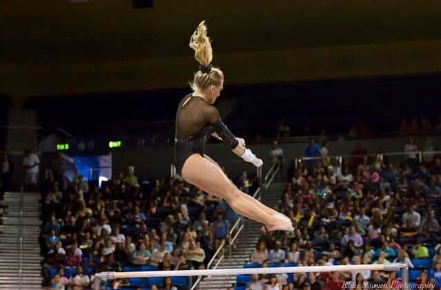 サマンサ・ペスゼックさんのインスタグラム写真 - (サマンサ・ペスゼックInstagram)「I’m headed to NCAA Gymnastics Regionals in Ann Arbor! Can’t wait for 3 days of great gymnastics w/ the new post season format! 😈 Which 8 teams are gonna qualify for NCAA’s?! Comment below ⬇️」4月4日 19時21分 - samanthapeszek