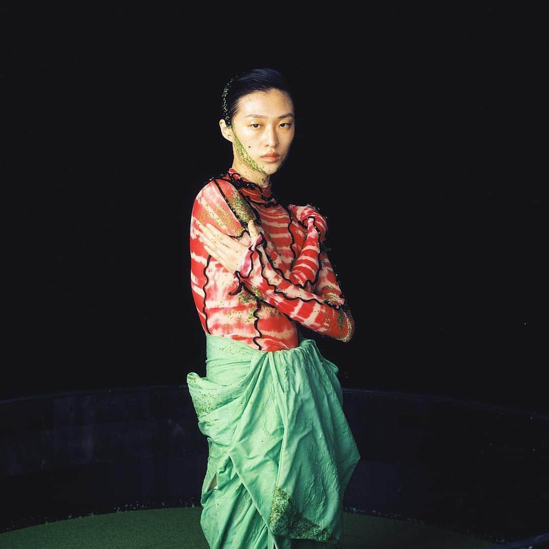 AnOther Magazineさんのインスタグラム写真 - (AnOther MagazineInstagram)「A spring shopping list is waiting for you at the link in our bio. Including the arrival of ASAI’s ‘It’ Hot Wok top (pictured) to a super-soft capsule collection from @mm6maisonmargiela 🛒⁣ ⁣⠀ 📷 by @lesliezhang1992 via @asaitakeaway」4月4日 19時38分 - anothermagazine