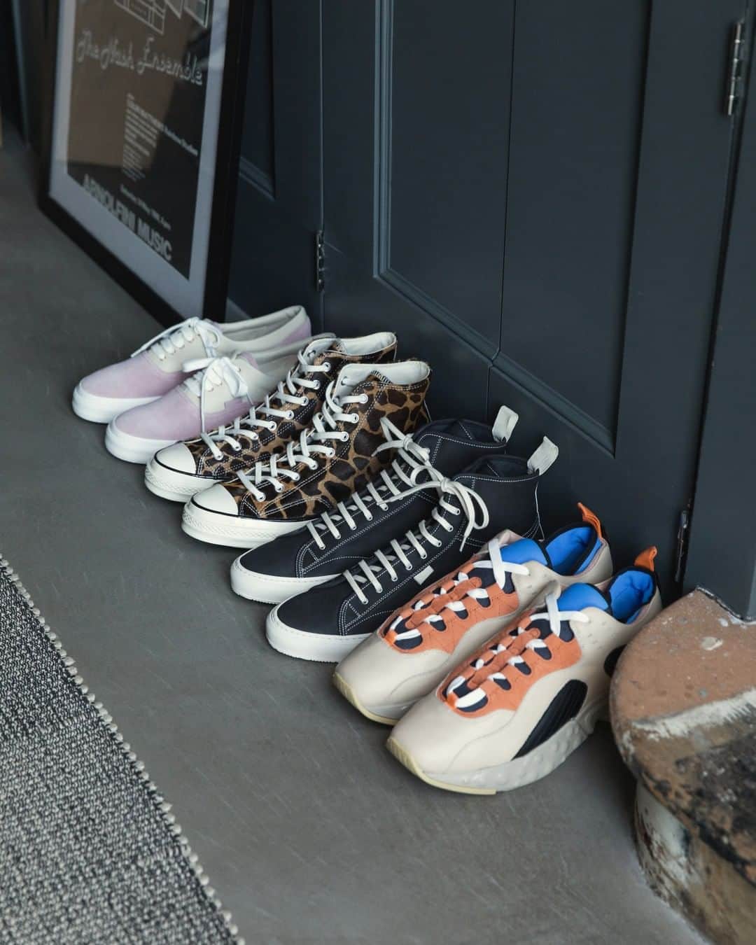 MR PORTERのインスタグラム：「MR PORTER’s Sneakers Hot 10 launches today 👟Meet our regularly updated primer on the sneakers we think should be on your radar right now. It’s not your average hype list, so don’t simply expect a countdown of this month’s latest limited-edition Nikes, though they certainly have their place. In short, these are the shoes we want to wear now.⁣ -⁣ Take a look at the Hot 10 highlight on our profile (which will be updated weekly) to see the sneakers that have earnt their place this week. #MRPORTERsneakershot10」