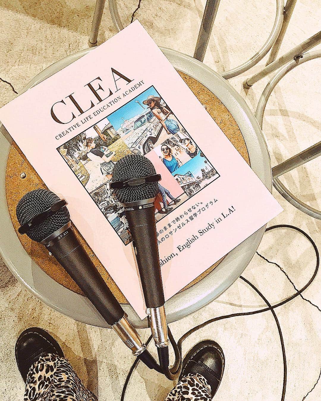 CLEAさんのインスタグラム写真 - (CLEAInstagram)「☆ CLEA LAmeeting!! vol.6 ☆ ————————————— CLEAのLA留学説明会を開催🇺🇸 LAmeeting!! Vol.6では 〝英語が使えるファッション業界人のメリット〟に フォーカスして英語が話せると ファッション業界で働く上で 英語が活きてくるシーンについてなど トークセッションします❤︎ ㅤㅤㅤㅤㅤㅤㅤㅤㅤㅤㅤㅤㅤ ▼ GUEST SPEAKER 🗣 @cannacno さん ロサンゼルス留学経験があり 帰国後ラフォーレ原宿でショップ店員乎として活躍。 英語が話せるCanacoさんから見た 「ファッションと英語の関係性」をお話しします☺︎ 🗣 @saitou_ayano さん 原宿のSPINNSのショップ店員を経て 自身のアパレルブランドを立ち上げる。 CLEAのクリエイティブディレクターとしても活躍中。 英語が話せたらもっとこんなこと出来たのに!!の視点から Canacoさんとのトークセッションに参加します。 ㅤㅤㅤㅤㅤㅤㅤㅤㅤㅤㅤㅤㅤ Day ☀︎ 2019.4.20(Sat) Time ❤︎ 11:00~13:00 Place 〠 @booklabtokyo  東京都渋谷区道玄坂2-10-7 新大宗ビル1号館 2F ㅤㅤㅤㅤㅤㅤㅤㅤㅤㅤㅤㅤㅤ ——— 参 加 方 法 ——— こちらのイベントは完全予約制となります。 参加方法はLINEよりお願いします。 ☆ STEP 1 ☆ LINE ID"＠clea-la"を友達追加 ☆ STEP 2 ☆ LINEにて、 ①お名前フルネーム ②住所 ③電話番号 ④生年月日 ⑤「4/20LAミーティング参加希望」 上記をご入力の上、送信をお願いします📩 弊社からLINEの返信が来ましたら予約完了です☺︎♡ ㅤㅤㅤㅤㅤㅤㅤㅤㅤㅤㅤㅤㅤㅤㅤㅤㅤㅤㅤㅤㅤㅤ ⬇︎ プロフィールはこちら @clea_los_angeles  #そうだCLEAに留学しよう #バイヤー #LA留学 #clea_lameeting」4月4日 19時39分 - lyfco_global