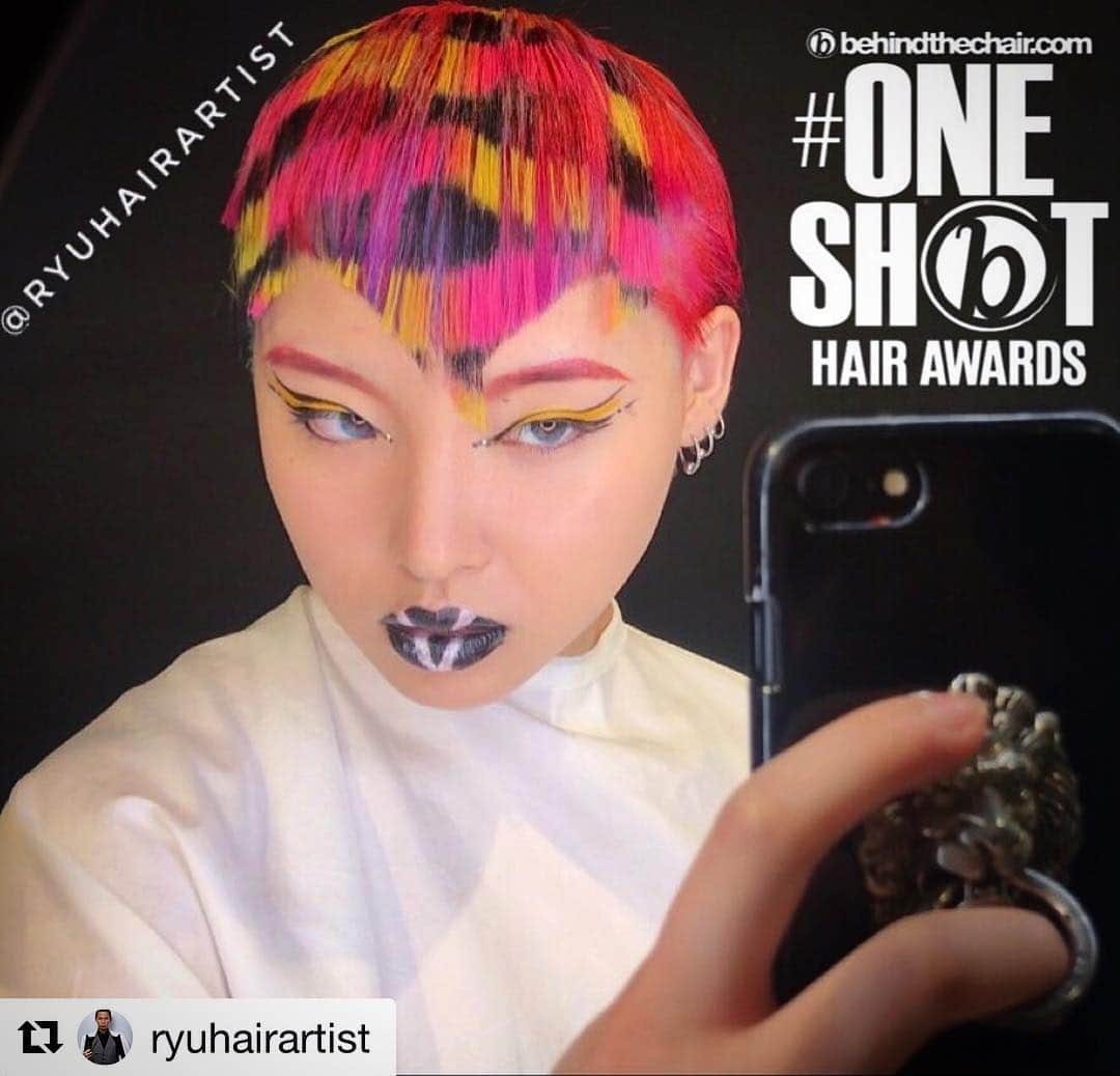 のインスタグラム：「Makeup💄 #creative #Repost @ryuhairartist  Hot Shot🔥🔥 ・ @emitan8222  @tmm_238 @crybaby_psty  #btconeshot19_unconventionalcolor#oneshot . . . 仕上がりが楽しみです！！ . クリエイティブな仕事も楽しぃ。 . . . #salonryu #artwork #makeup #shooting #tomominakamura」