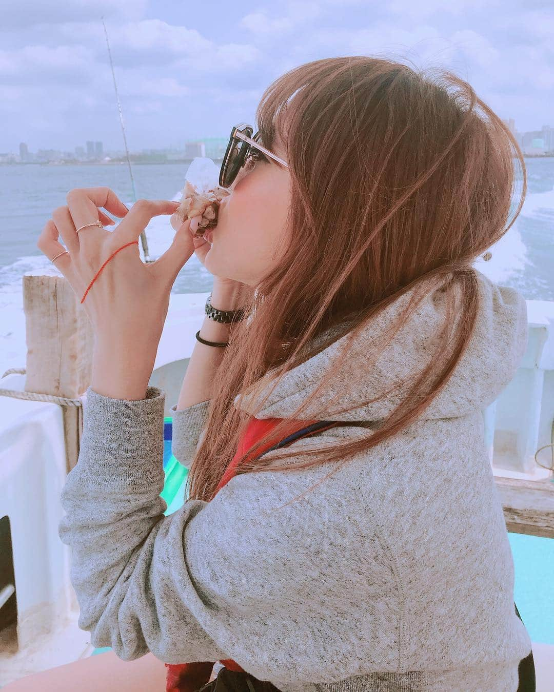 酒井麻里（Juri）さんのインスタグラム写真 - (酒井麻里（Juri）Instagram)「今宵もわたしはもりもり食べ〜る🐷🔥 * * * #cjjuri #jurixoxoxo #tb #okinawa」4月4日 19時48分 - jurixoxoxo