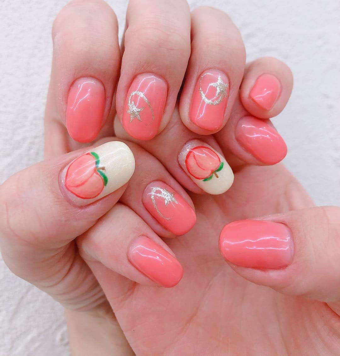 阿部桃子さんのインスタグラム写真 - (阿部桃子Instagram)「まさかの推しマークにしてしまった🤭🍑💫キレイなピンク🍑  #nail #pink #peach #star #nailart #shootingstars #spring #ネイル」4月4日 19時48分 - abemomoko_official