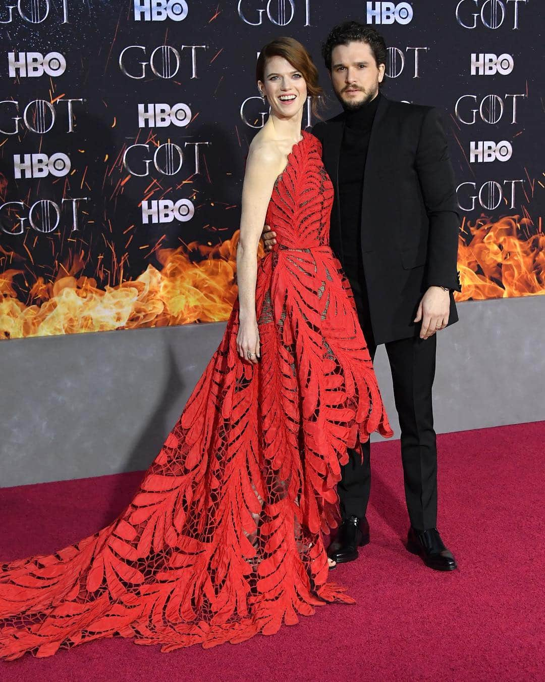 Harper's BAZAARさんのインスタグラム写真 - (Harper's BAZAARInstagram)「The official countdown is on until the premiere of the eighth (and final) season of #GOT. The full cast of the show – including a considerable number of your dearly departed favorites – assembled in New York last night for their last premiere. Tap the link in bio to see all the best looks. #gameofthrones #roseleslie #kitharrington」4月4日 20時13分 - harpersbazaarus