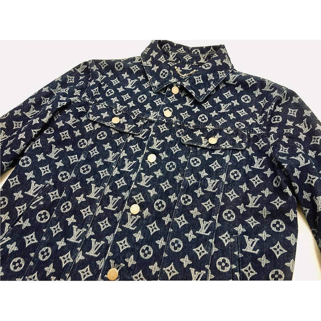 RINKAN渋谷店さんのインスタグラム写真 - (RINKAN渋谷店Instagram)「【Coming soon...】 "Louis Vuitton 18AW  Monogram Denim Jacket " 本日お買取させて頂きました。 只今"ルイヴィトン"高価買取させて頂いておりますので、お問い合わせお待ちしております。 #rinkan #shibuya#Triple S #louisvuitton #supreme #supremenyc #vetements #balenciaga #gucci #nike #offwhite #off_white #amiri #dior #diorhomme #saintlaurent #saintlaurentparis #yeezy #fearofgod #rafsimons #ootd #outfit #fashion #coordinate#supremelouisvuitton#supremeteam#supreme#LVxSupreme#supremenyc#supremetokyo RINKAN 渋谷店 03-5458-3050」4月4日 20時09分 - rinkan_shibuya