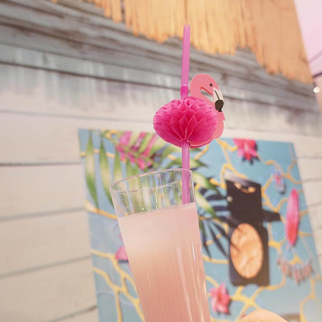 美的 Biteki's official Instagram! さんのインスタグラム写真 - (美的 Biteki's official Instagram! Instagram)「「ASTALIFT flarosso（アスタリフト フラロッソ）」の2019年春夏コレクションをはじめ、全商品を体験できるイベント「flarosso Island」が4月5日（金）限定で表参道にて開催！ ★ 2019年春の新色のテーマである「地中海で過ごす夏のヴァカンス」にちなんだ会場は、陽射しに照らされたカラフルな色彩の街並みや、シャンパンゴールドの砂浜、ラベンダー色のグラデーションで彩られた空などを表現したフォトジェニックな空間に。 会場内では、春夏新色コレクションを含む「flarosso」シリーズの全ラインアップをお試しできる他、様々なコンテンツが登場！ ◆光沢感のある発色で唇の立体感を引き立てる「ティラバーチ リップスティック」全8色を、撮影した自分の顔に重ねて試せるデジタルコンテンツ ◆地中海のリゾートで過ごす夏のヴァカンスを切り取ったようなショートムービーの撮影スポット ◆SNS投稿＆チェキ印刷で、新色コレクションの本品が当たるかもしれない抽選会 ◆イベント限定のオリジナルflarossoキャンディーのプレゼント（先着500名） など、盛りだくさん！ 「flarosso」の魅力を体感しながら、春夏気分も盛り上がること間違いなしのイベント、ぜひ近くへ行った際に、仕事帰りに、足を運んでみて！ 【イベント情報】 ・日時：2019年4月5日（金）11:00～19:00（最終入場は18:30） ・場所：SO-CAL LINK GALLERY（東京都渋谷区神宮前4-9-8） ※入場無料・入退場自由  #アスタリフトフラロッソ#ASTALIFTflarosso#flarosso#フラロッソ#メイク#メイクアップ#春夏メイク#春メイク#夏メイク#新色#イベント#表参道#コスメ#cosme#インスタ映え#bitekicom#カラーメイク#夏フラ」4月4日 20時31分 - bitekicom