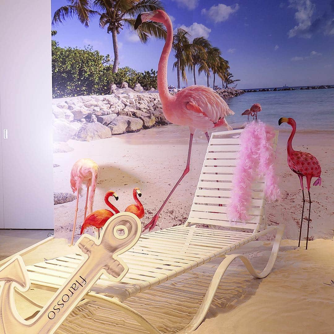 美的 Biteki's official Instagram! さんのインスタグラム写真 - (美的 Biteki's official Instagram! Instagram)「「ASTALIFT flarosso（アスタリフト フラロッソ）」の2019年春夏コレクションをはじめ、全商品を体験できるイベント「flarosso Island」が4月5日（金）限定で表参道にて開催！ ★ 2019年春の新色のテーマである「地中海で過ごす夏のヴァカンス」にちなんだ会場は、陽射しに照らされたカラフルな色彩の街並みや、シャンパンゴールドの砂浜、ラベンダー色のグラデーションで彩られた空などを表現したフォトジェニックな空間に。 会場内では、春夏新色コレクションを含む「flarosso」シリーズの全ラインアップをお試しできる他、様々なコンテンツが登場！ ◆光沢感のある発色で唇の立体感を引き立てる「ティラバーチ リップスティック」全8色を、撮影した自分の顔に重ねて試せるデジタルコンテンツ ◆地中海のリゾートで過ごす夏のヴァカンスを切り取ったようなショートムービーの撮影スポット ◆SNS投稿＆チェキ印刷で、新色コレクションの本品が当たるかもしれない抽選会 ◆イベント限定のオリジナルflarossoキャンディーのプレゼント（先着500名） など、盛りだくさん！ 「flarosso」の魅力を体感しながら、春夏気分も盛り上がること間違いなしのイベント、ぜひ近くへ行った際に、仕事帰りに、足を運んでみて！ 【イベント情報】 ・日時：2019年4月5日（金）11:00～19:00（最終入場は18:30） ・場所：SO-CAL LINK GALLERY（東京都渋谷区神宮前4-9-8） ※入場無料・入退場自由  #アスタリフトフラロッソ#ASTALIFTflarosso#flarosso#フラロッソ#メイク#メイクアップ#春夏メイク#春メイク#夏メイク#新色#イベント#表参道#コスメ#cosme#インスタ映え#bitekicom#カラーメイク#夏フラ」4月4日 20時31分 - bitekicom