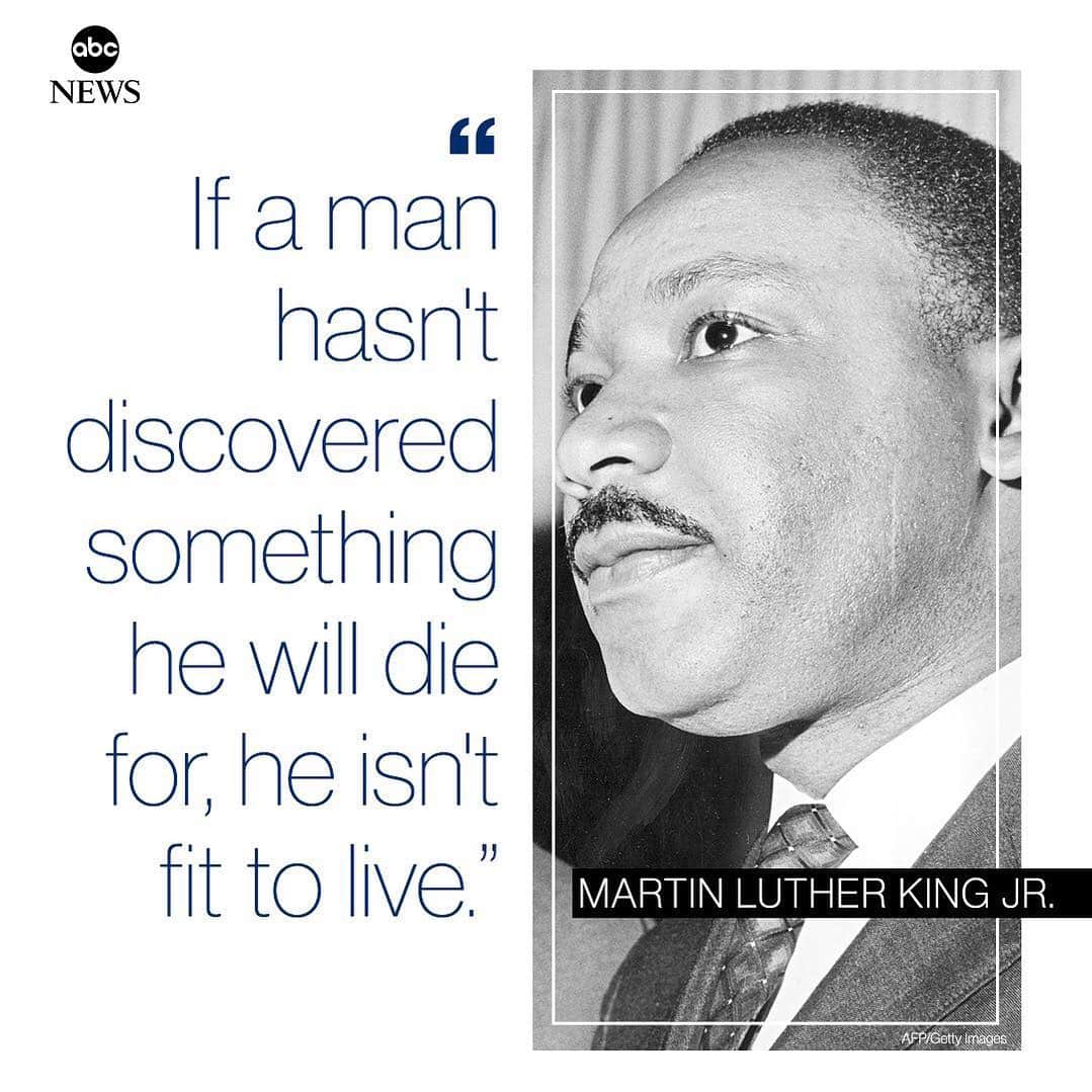 ABC Newsさんのインスタグラム写真 - (ABC NewsInstagram)「TODAY IN HISTORY: On April 4, 1968, civil rights leader Martin Luther King Jr. was shot and killed while standing on a balcony of the Lorraine Motel in Memphis, Tennessee. #mlk #martinlutherkingjr #martinlutherking #civilrights #history #onthisday」4月4日 20時32分 - abcnews